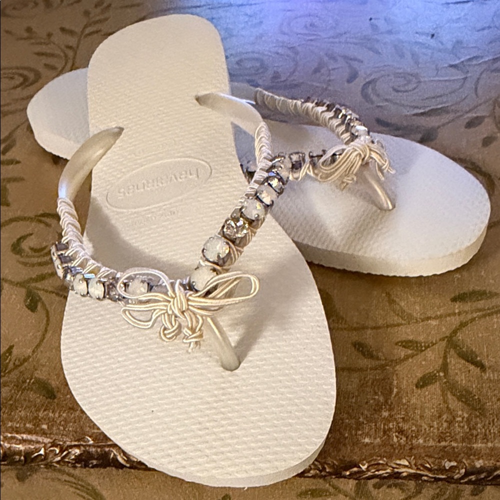 Havaianas Women's Cream Embellished Sandals - Picture 4 of 5